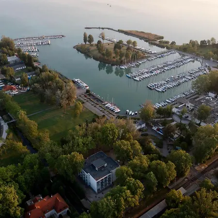 Vip 公寓 Balatonföldvár